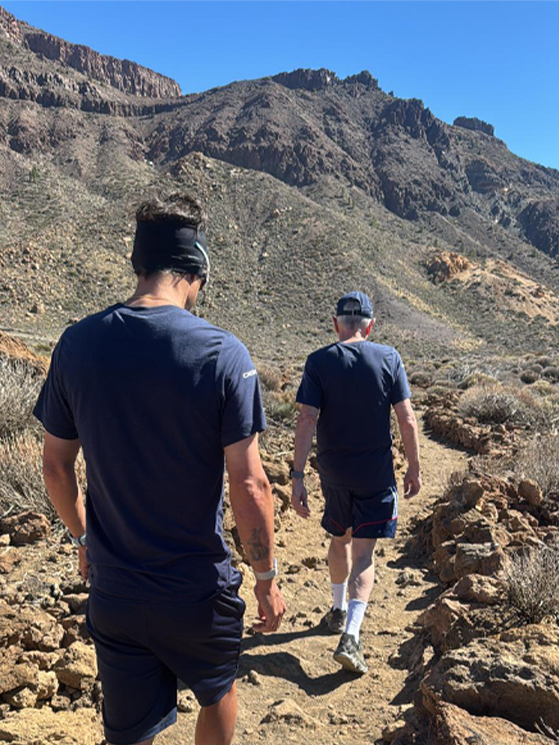 Una passeggiata alla scoperta del vulcano insieme a Matthews