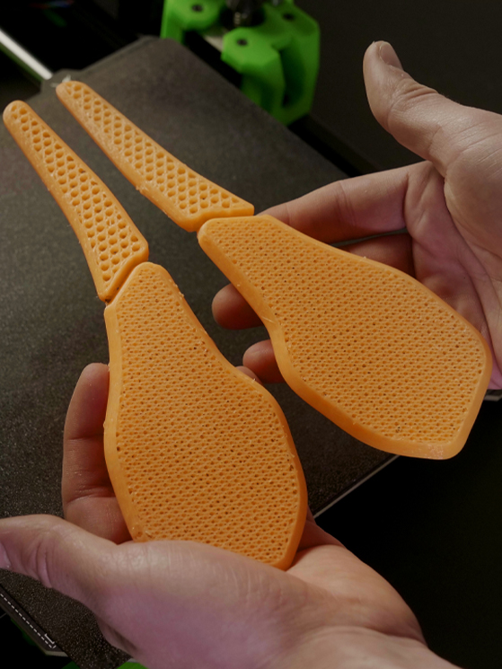 Elastic Interface, fondello