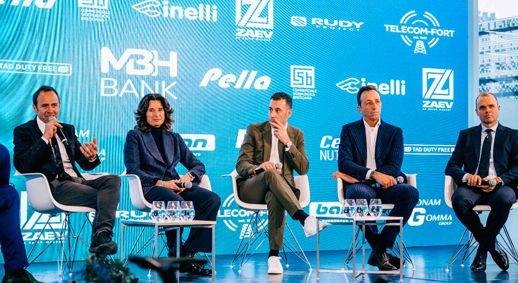 Tanta Italia sul palco di Budapest, con Simoni, Norma Gimondi, Nibali e Tafi (foto Think Bold)