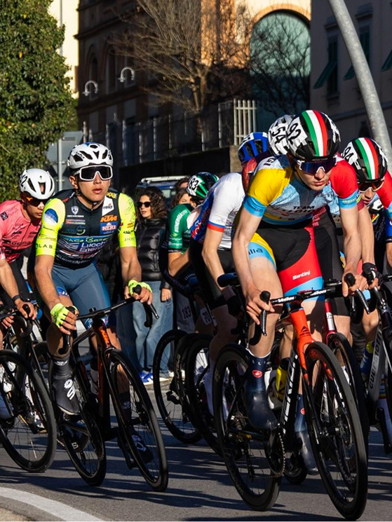 Gara juniores 2025, gruppo, strada