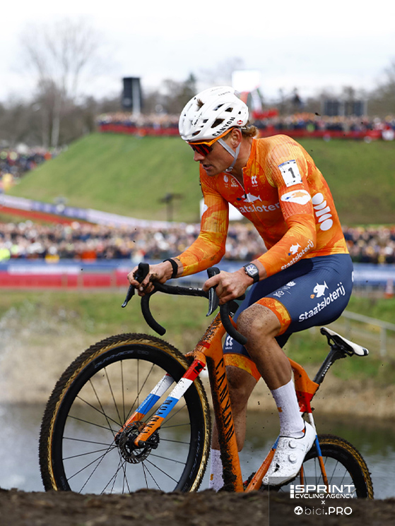 Van der Poel ha dominato il mondiale di cross: il suo livello è irraggiungibile per tutti gli altri