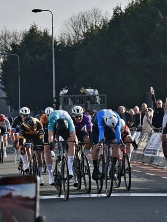 На гонке Dormenomloop Rucphen победил бельгиец Дюпон. Келли также был в основной группе, заняв 14-е место