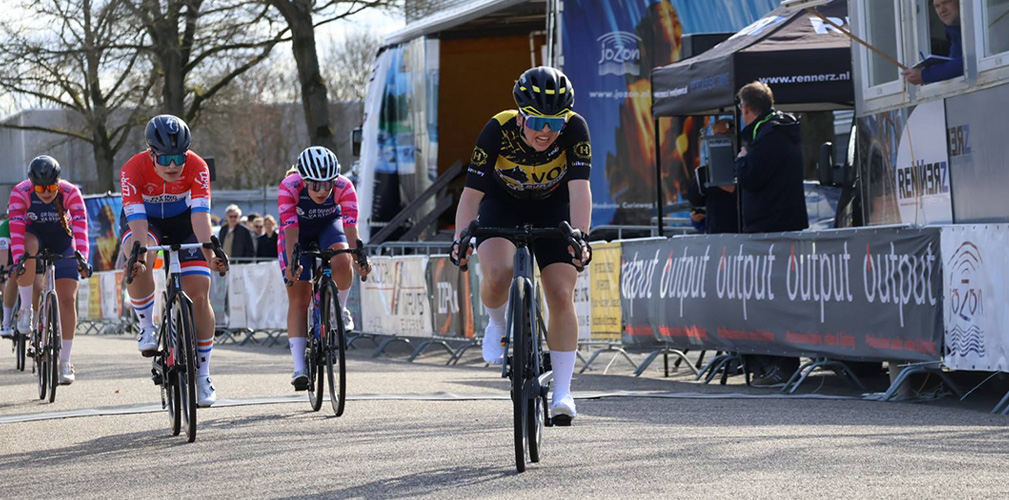 E' un arrivo frazionato e Campana sfrutta le sue doti veloci anche se non c'è stata volata (foto Björn van der Schoot)