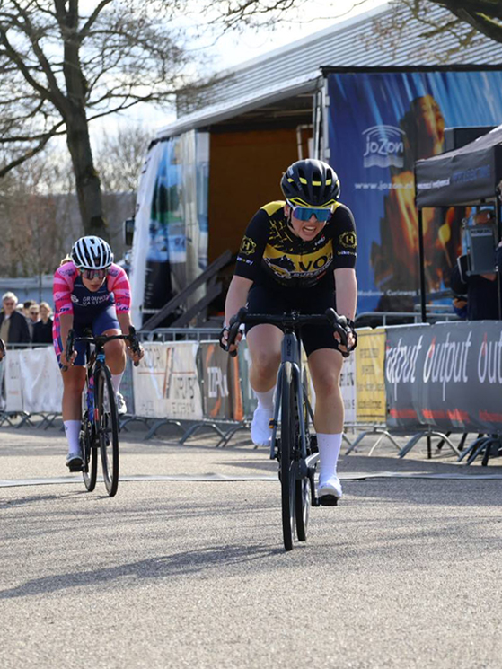 E' un arrivo frazionato e Campana sfrutta le sue doti veloci anche se non c'è stata volata (foto Björn van der Schoot)