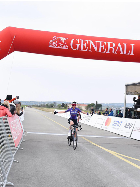 La volata vincente di Elena D'Agnese alla Velika nagrada Obcine Piran in Slovenia