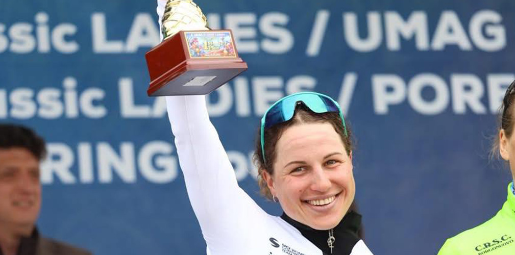 La slovena Nika Bobnar, prima a vincere in maglia Nexetis all'Umag Classic sull'italiana Bezzone