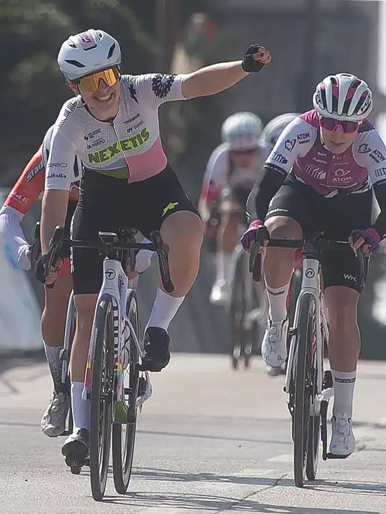 Lo sprint vincente di Jasmin Liechti a Porec, su Wankiewicz (POL) e Lechner (GER)