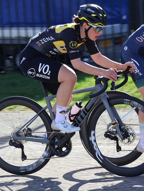 Le ragazze della BFT Burzoni torneranno in Olanda dal 24 al 26 aprile per correre la Omloop Van Borsele (foto Björn van der Schoot)