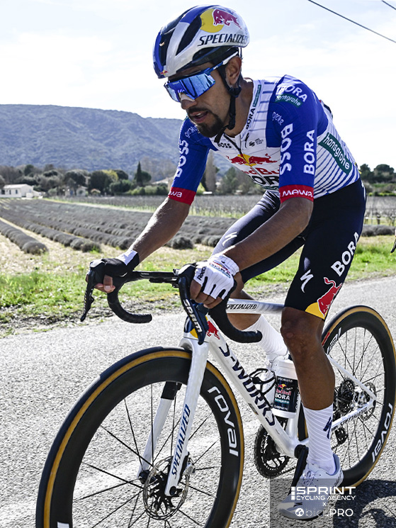 Daniel Martinez ha costruito la sua piazza d'onore nella terribile quarta tappa