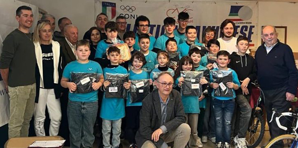 Appena rientrato dalla Colombia, Covili è stato ospite della Ciclistica Pavullese, la società in cui è cresciuto (foto facebook)