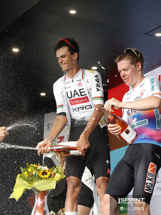 Isaac Del Toro (MEX) sul podio della scorsa edizione, vinta su Thomas (FRA) e Granger (GBR)