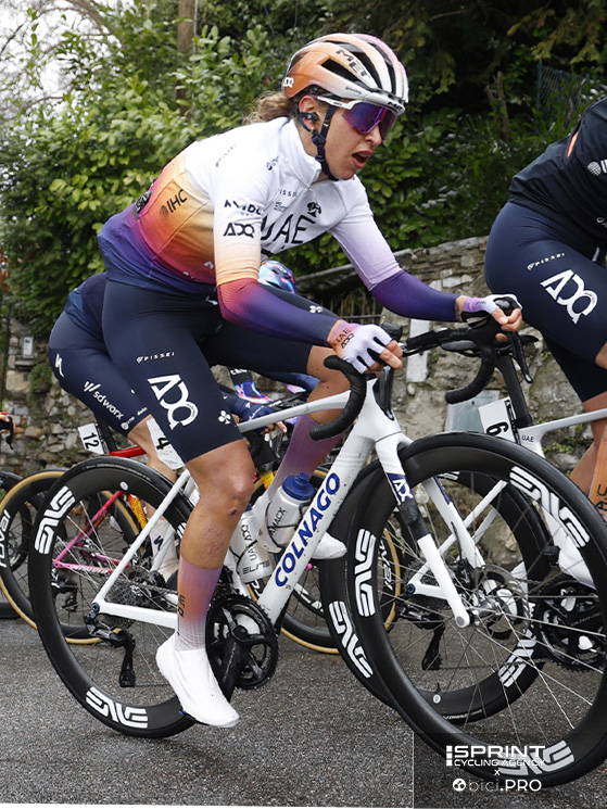 Silvia Persico al Trofeo Binda, corso in copertura della compagna Swinkels poi vincitrice