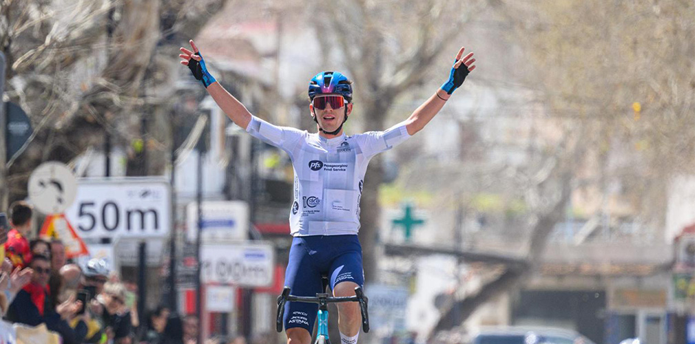 La decisiva vittoria in solitudine del corridore di Thiene nella tappa finale di Rodi