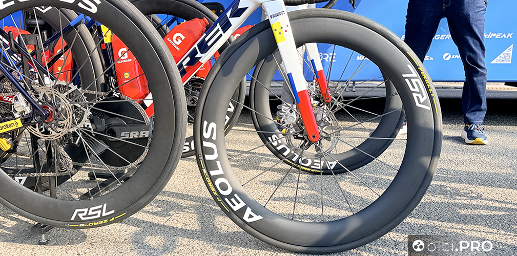 Tifo da stadio, monocorona e molto altro alla Milano-Sanremo 2026