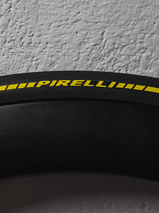 Pirelli P Zero Race SL-R, il nuovo tubeless aero completamente slick