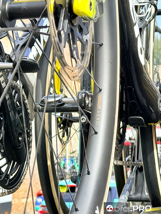 Chicche tecniche dalla Strade Bianche 2026 tra vincitori e vinti