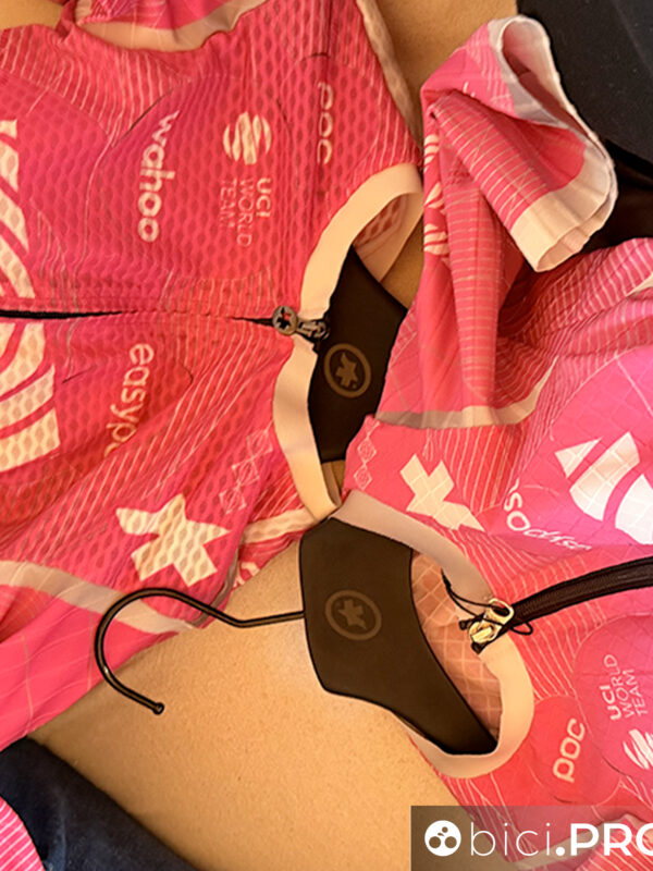 A tu per tu con Assos. Dietro le quinte dell'accordo con il Team EF-Easy Post