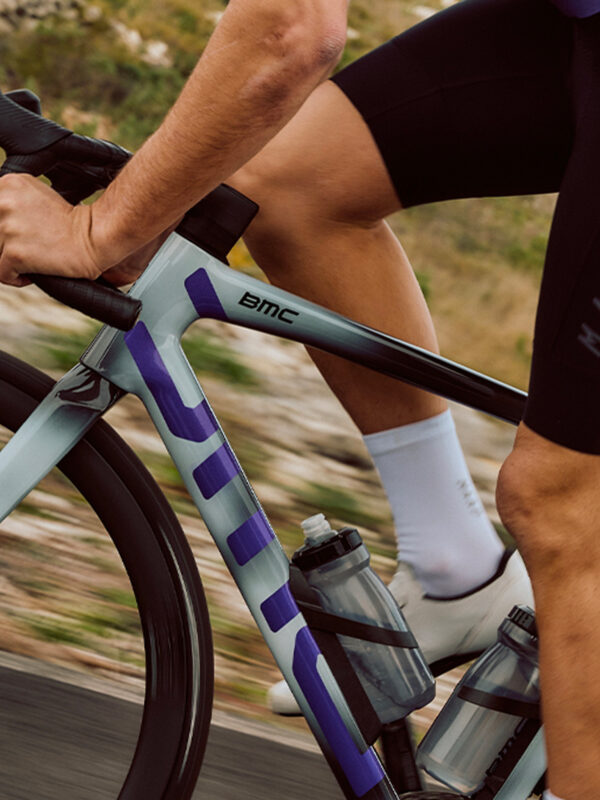 BMC amplia la famiglia della sua bici più rappresentativa, la Teammachine SLR