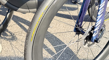 Tifo da stadio, monocorona e molto altro alla Milano-Sanremo 2026