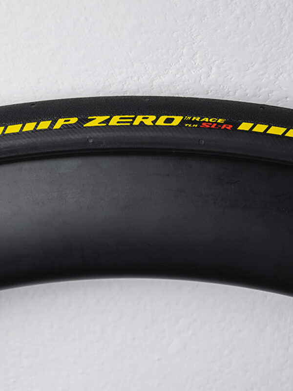 Pirelli P Zero Race SL-R, il nuovo tubeless aero completamente slick