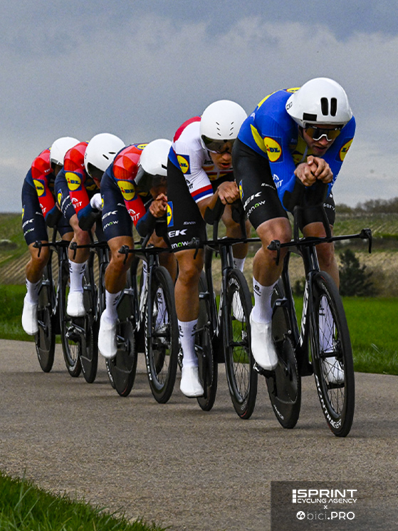 La Lidl Trek ha dovuto accontentarsi del secondo posto, ad appena 2" dalla Ineos