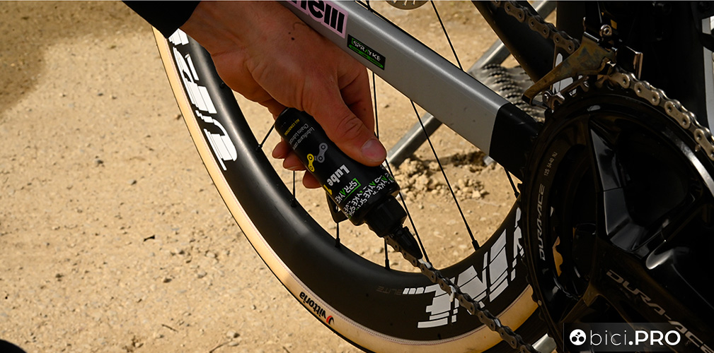 La MBH Ballan disponde di due oli forniti da Sprayke: con la cera e uno da bagnato