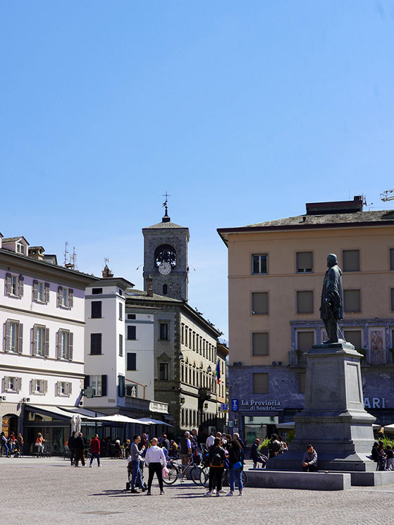 La partenza del Tour de Suisse avverrà a Sondrio in Piazza Garibaldi (depositphotos.com)