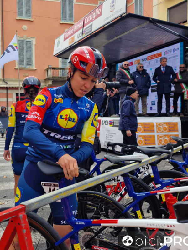 Shirin Van Anrooij, Lidl-Trek, Trofeo Binda 2026, partenza, foglio firma
