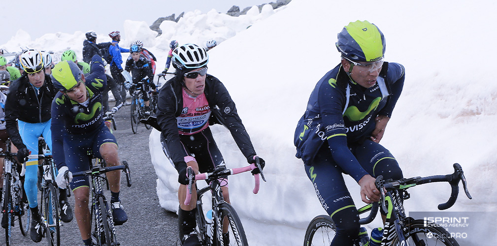 Giro 2014, tappa della Val Martello. Sullo Stelvio nevica. La discesa viene neutralizzata, ma con diverse lacune. Tra chi ne approfitta per scappare c'è Quintana. Quel giorno si vestirà di rosa fino al termine
