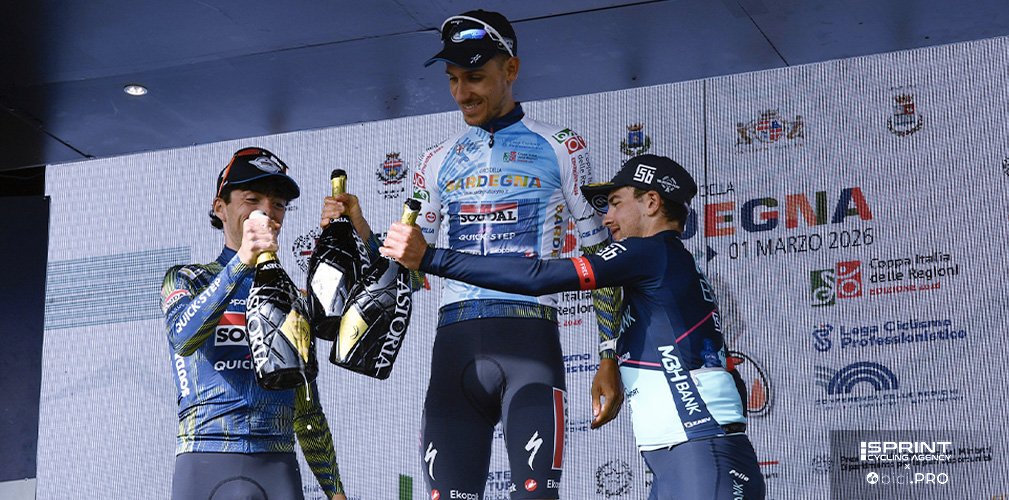 Alessandro Verre sul podio del Giro di Sardegna, dietro Zana e Garofoli