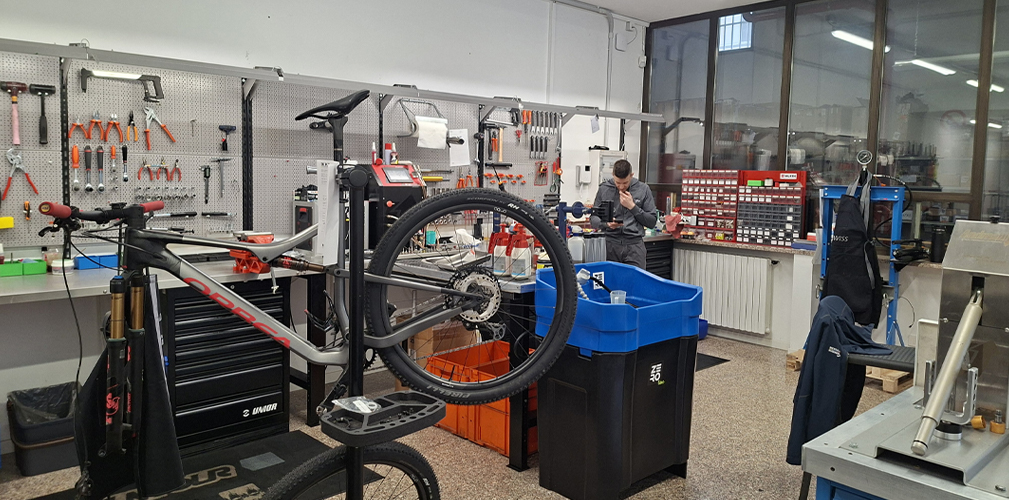 RMS, Bicycle Business Academy, al piano terra troviamo l'aera service