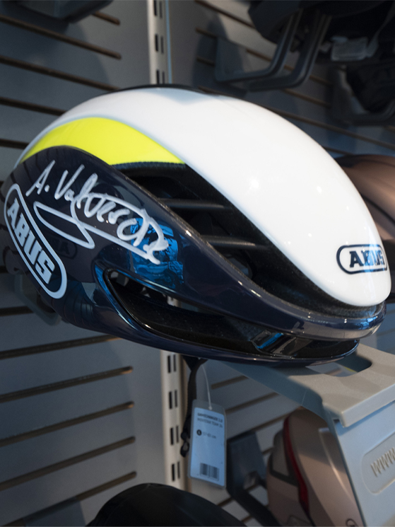 Abus, casco Alejandro Valverde