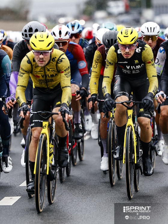 Pietro Mattio (a destra in maglia Visma), Visma Lease a Bike, Omloop Nieuwsblad 2026