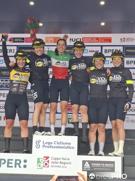 Piccolo Trofeo Binda, Matilde Rossignoli vince in maglia tricolore, sul podio insieme alle compagne del Team BFT Burzoni