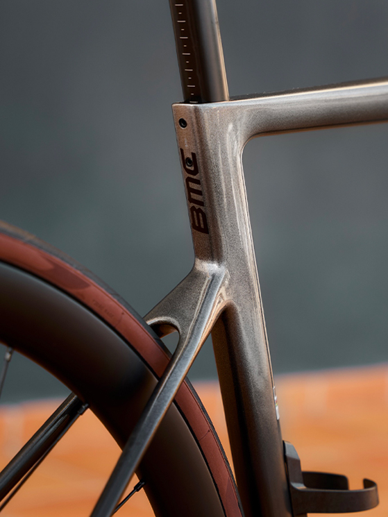 BMC amplia la famiglia della sua bici più rappresentativa, la Teammachine SLR