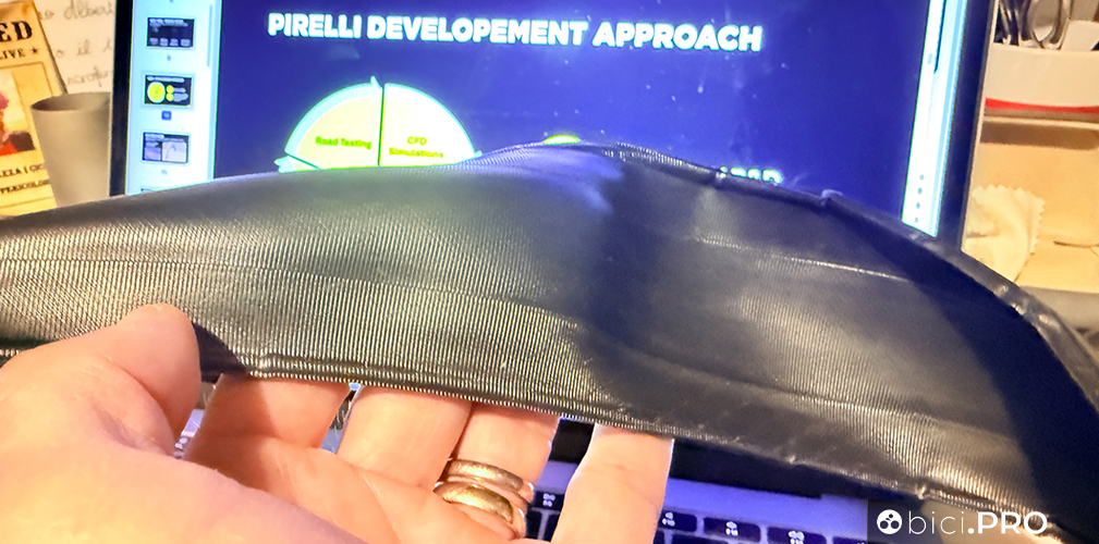 Pirelli P Zero Race SL-R, il nuovo tubeless aero completamente slick