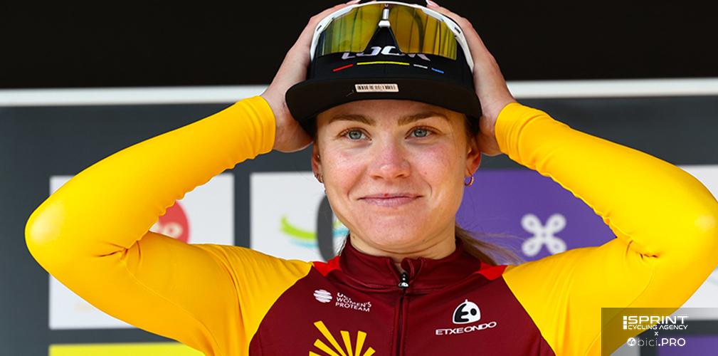 Le mani nei capelli: così Alzini ha sorriso quando si è resa conto del proprio errore