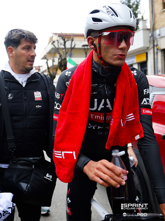 Del Toro torna in hotel con un secondo di vantaggio in più su Pellizzari, grazie al traguardo volante