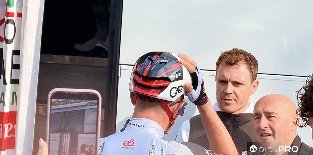 Tifo da stadio, monocorona e molto altro alla Milano-Sanremo 2026