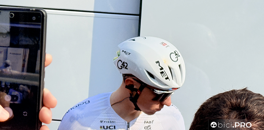 Tifo da stadio, monocorona e molto altro alla Milano-Sanremo 2026