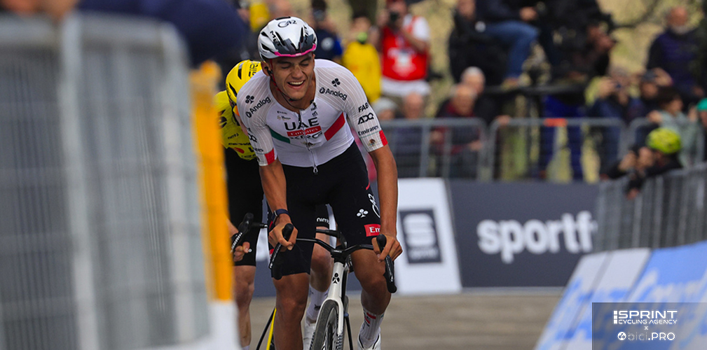 Del Toro ha aspettato l'ultima scalata per attaccare a fondo: ha fatto il vuoto, ma non ha ucciso la corsa