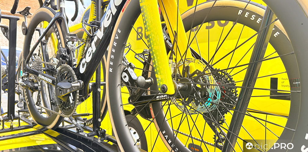 Chicche tecniche dalla Strade Bianche 2026 tra vincitori e vinti