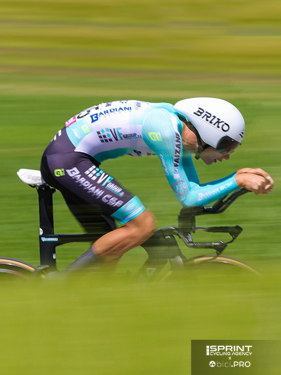 Crono di Desenzano al Giro del 2024: è evidente la posizione allungata