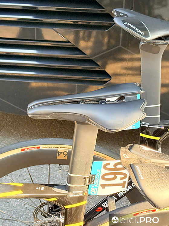 Tifo da stadio, monocorona e molto altro alla Milano-Sanremo 2026