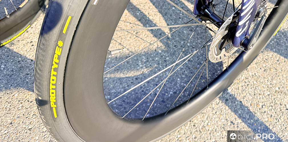 Pirelli P Zero Race SL-R, il nuovo tubeless aero completamente slick