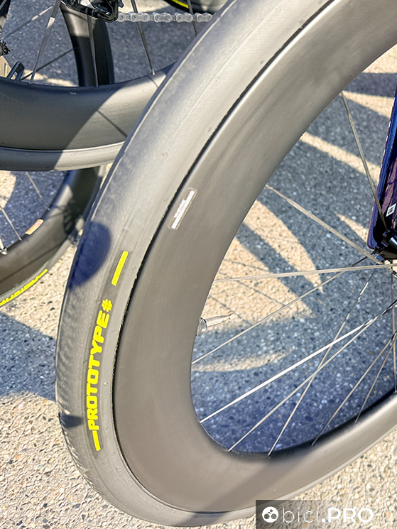 Pirelli P Zero Race SL-R, il nuovo tubeless aero completamente slick