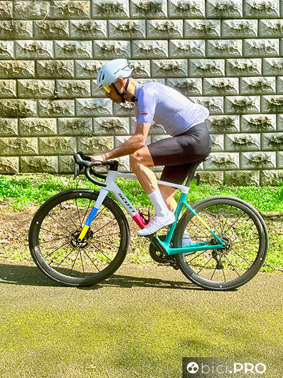 Scott Addict RC Pro vs Scott Addict 20, il racing sfida il comfort