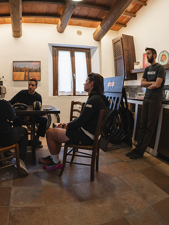 Pirelli P Zero Race SL-R, il nuovo tubeless aero completamente slick