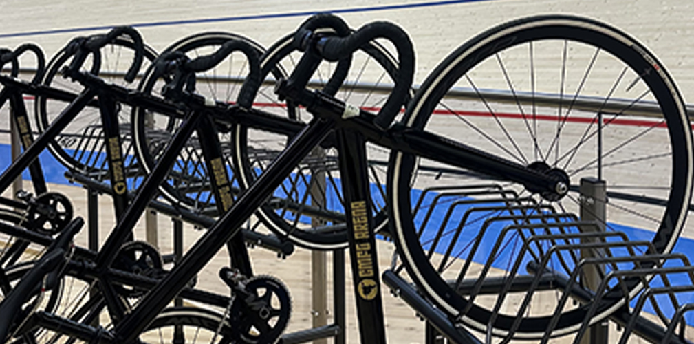 L'Arena di Sigirino mette a disposizione anche equipaggiamento completo: bici, scarpe, caschi e pedali