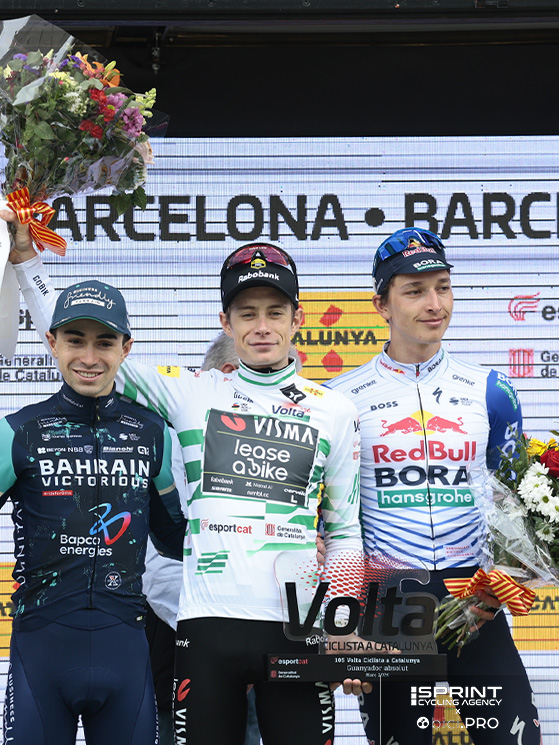 Il podio finale, con il danese seguito da Martinez a 1'22" e Lipowitz a 1'30"